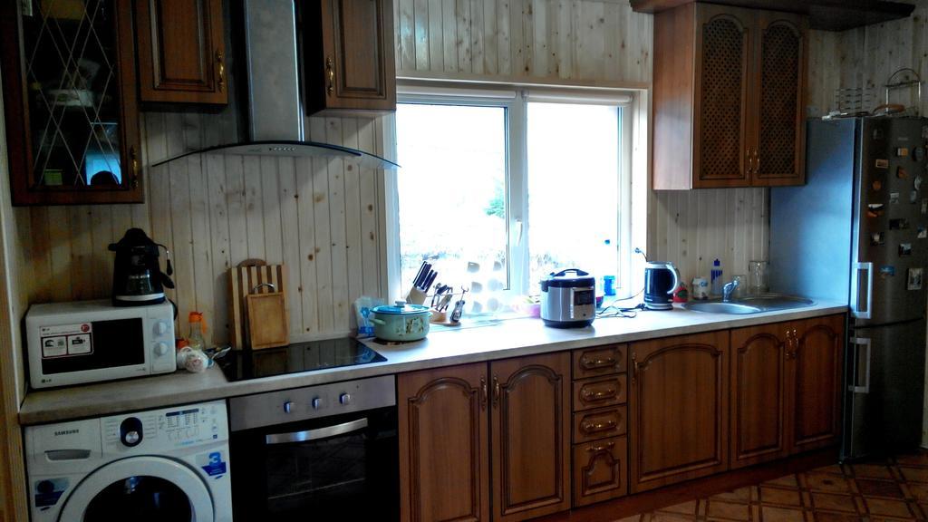 Cottage Ozerniy 拉泽希纳 客房 照片