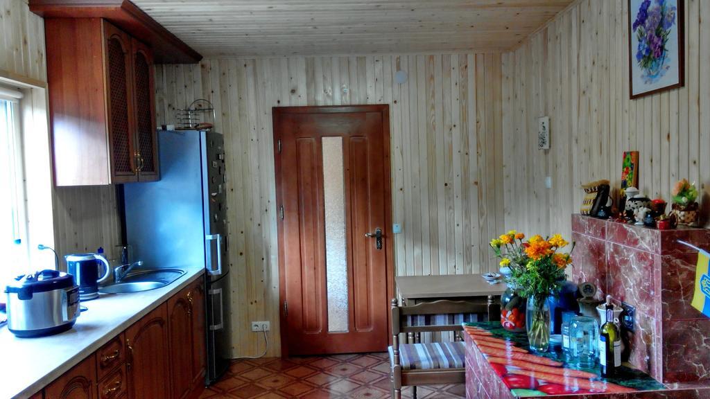 Cottage Ozerniy 拉泽希纳 客房 照片